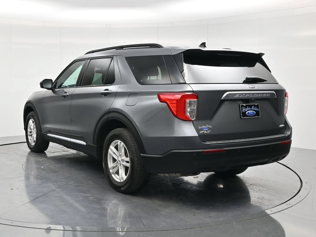 Used 2023 Ford Explorer XLT AWD/4WD image 7