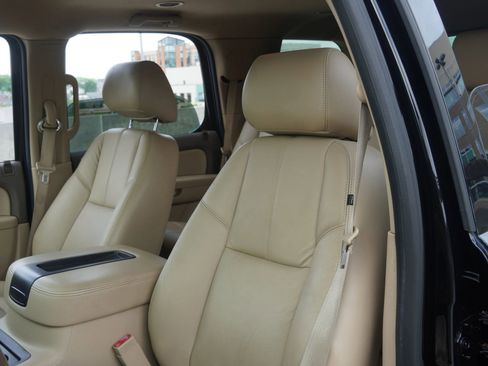 Used 2014 Chevrolet Tahoe LT image 31