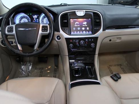 Used 2013 Chrysler 300 Motown w/ Driver Convenience Group image 2