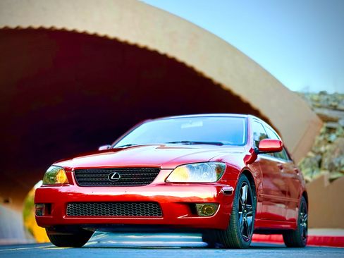 Used 2001 Lexus IS 300 image 2