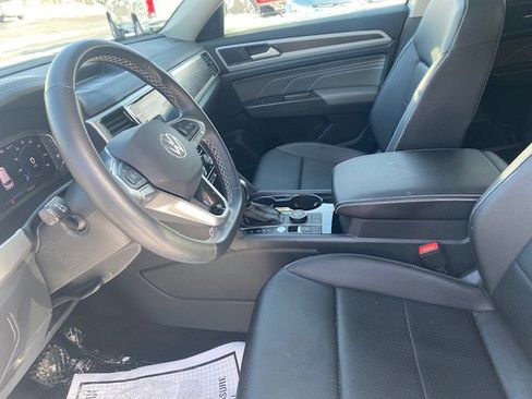 Used 2023 Volkswagen Atlas SE w/ Panoramic Sunroof Package image 8