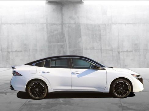 New 2026 Nissan Sentra SR w/ SR Premium Package image 5