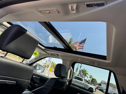 Used 2025 Ford Expedition Platinum image 15