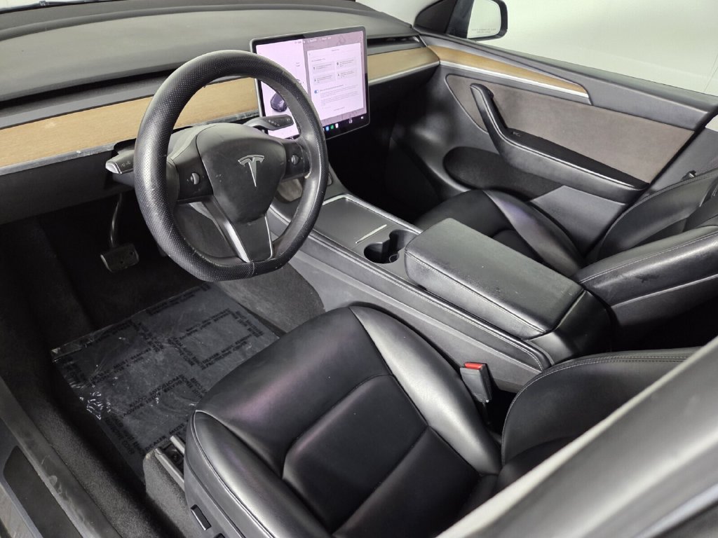 Used 2023 Tesla Model Y AWD image 11