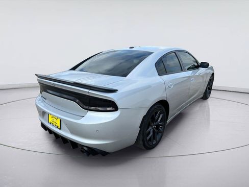 Used 2021 Dodge Charger SXT w/ Blacktop Package RWD image 3