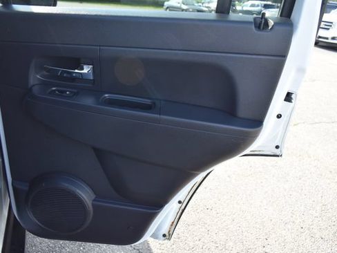 Used 2012 Jeep Liberty Sport AWD/4WD image 34