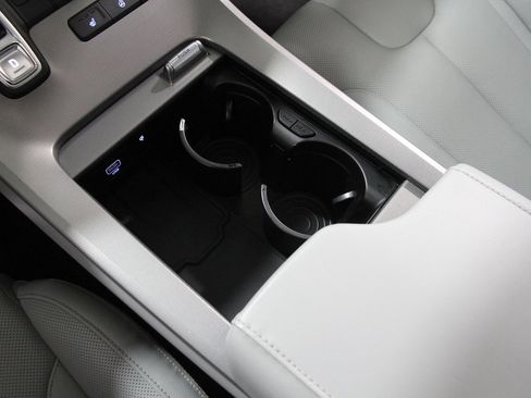 Used 2022 Hyundai Palisade SEL w/ Premium Package image 16