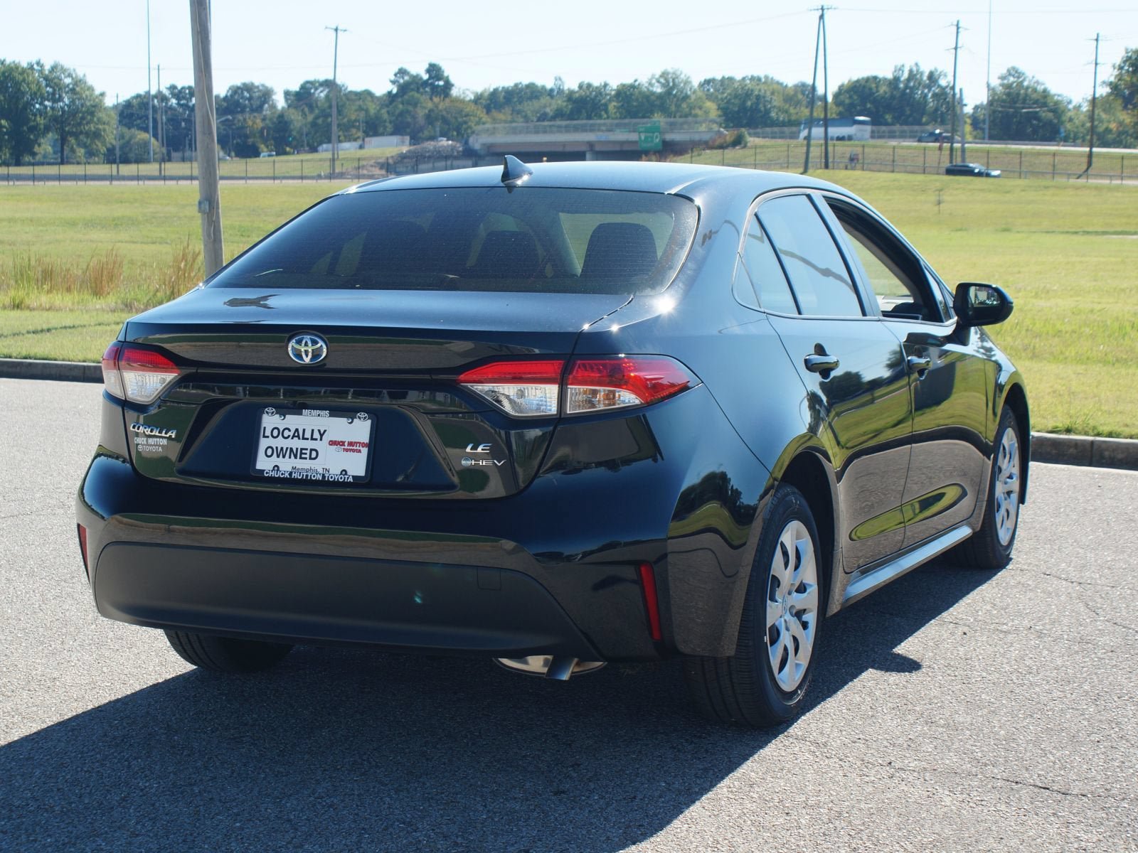 Used 2025 Toyota Corolla LE FWD image 18