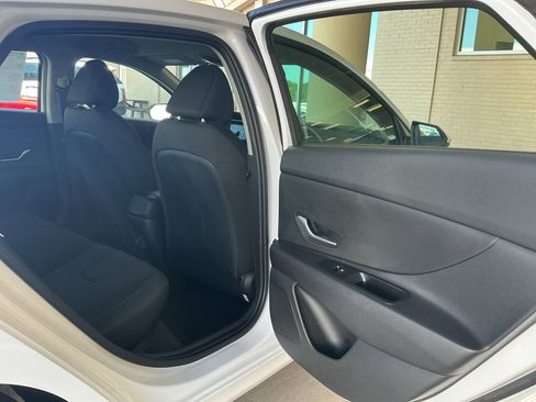 New 2026 Hyundai Elantra SE FWD image 9