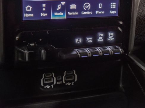 Used 2024 RAM 3500 Big Horn w/ Sport Appearance Package AWD/4WD image 26