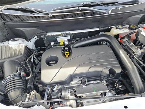 New 2026 Chevrolet Equinox LT image 18