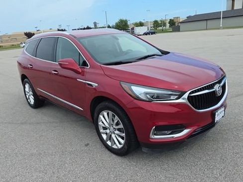 Used 2019 Buick Enclave Essence FWD image 3