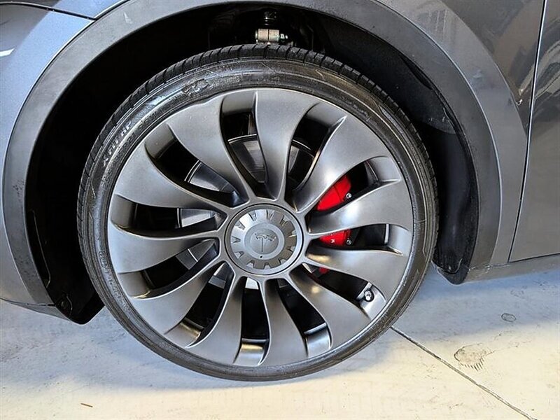 Used 2023 Tesla Model Y Performance AWD/4WD image 15