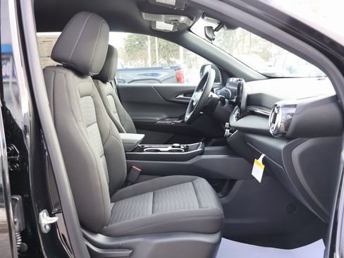 New 2026 Chevrolet Equinox LT w/ LPO, Floor Liner Package image 32