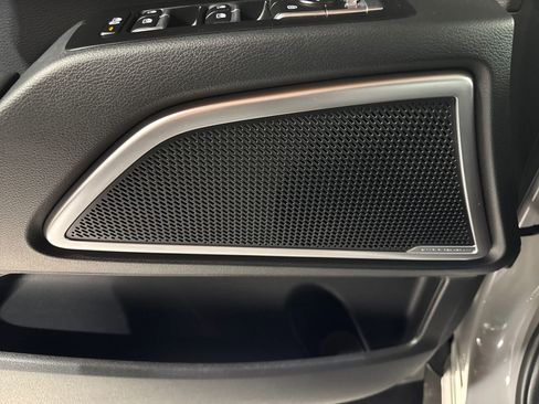 Used 2025 Kia Telluride AWD image 17