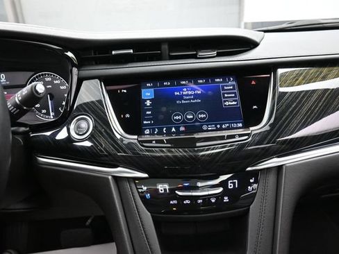 Used 2025 Cadillac XT6 Premium Luxury FWD image 10