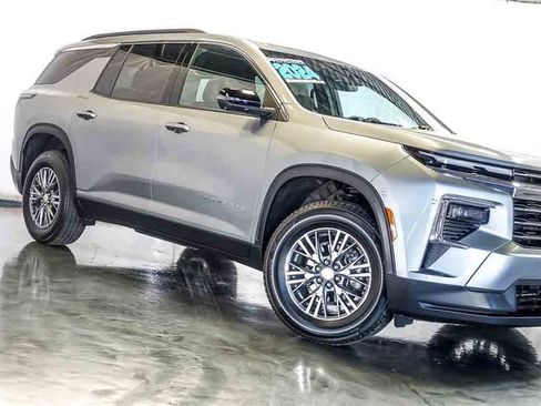 Certified 2024 Chevrolet Traverse LT AWD/4WD image 4
