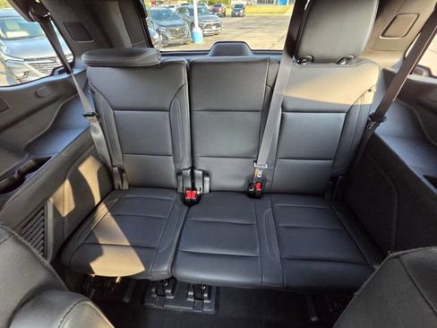 Used 2023 Chevrolet Tahoe Z71 w/ Luxury Package AWD/4WD image 34