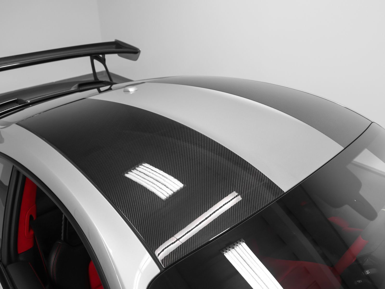 Certified 2018 Porsche 911 GT2 RS RWD image 22