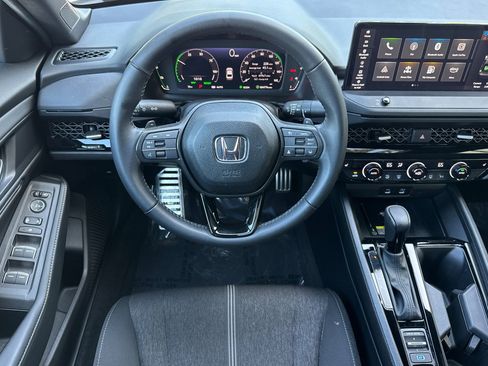 Used 2025 Honda Accord Sport image 27