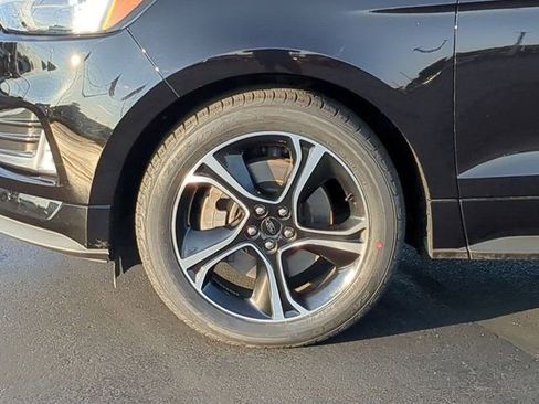 Used 2022 Ford Edge ST image 11