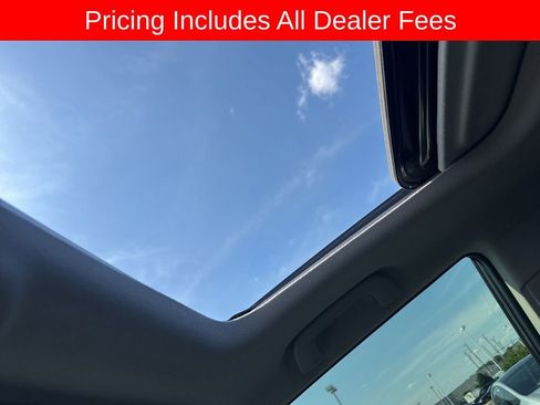 Used 2022 Toyota 4Runner SR5 Premium w/ Moonroof Package RWD image 10