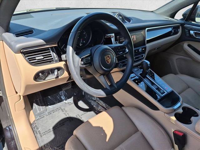 Used 2023 Porsche Macan AWD/4WD image 10
