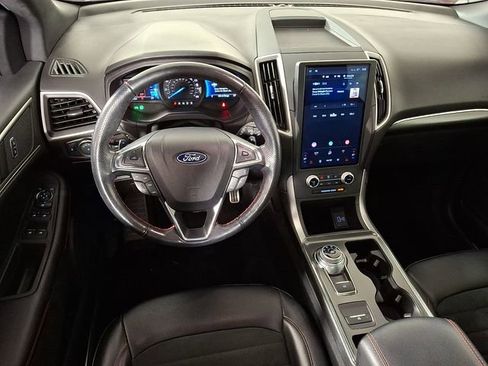 Used 2022 Ford Edge ST-Line w/ Class II Trailer Tow Package AWD/4WD image 2