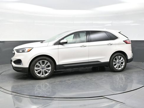 Used 2019 Ford Edge Titanium w/ Cold Weather Package AWD/4WD image 3