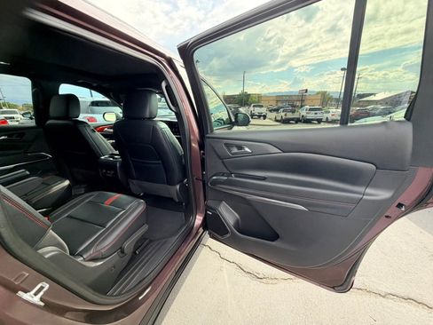 Used 2024 Chevrolet Traverse RS image 30