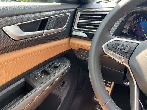 New 2026 Volkswagen Atlas Cross Sport SEL R-Line AWD/4WD image 18