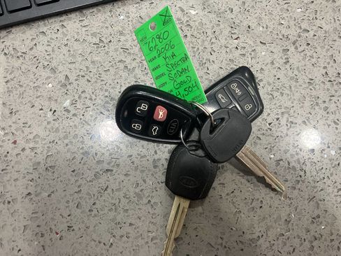 Used 2006 Kia Spectra EX FWD image 5
