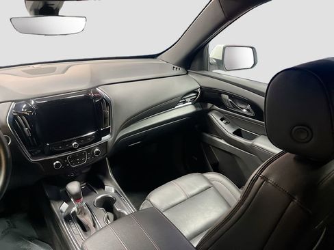 Used 2023 Chevrolet Traverse RS image 25
