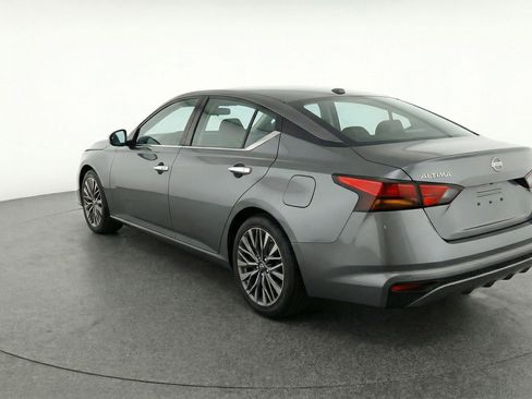 Used 2025 Nissan Altima 2.5 SV FWD image 6