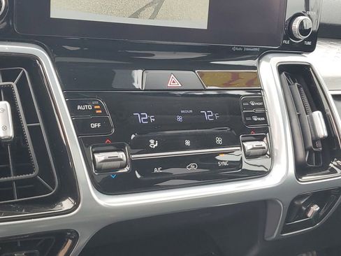 Used 2023 Kia Sorento SX AWD/4WD image 25