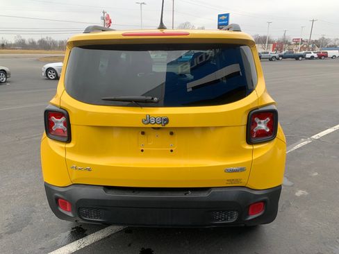 Used 2015 Jeep Renegade Latitude image 3