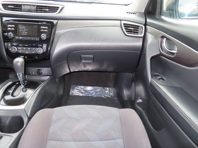 Used 2016 Nissan Rogue SV AWD/4WD image 29