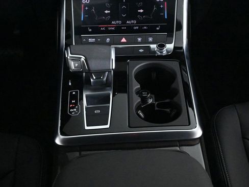 Used 2025 Audi Q7 3.0T Premium Plus image 14