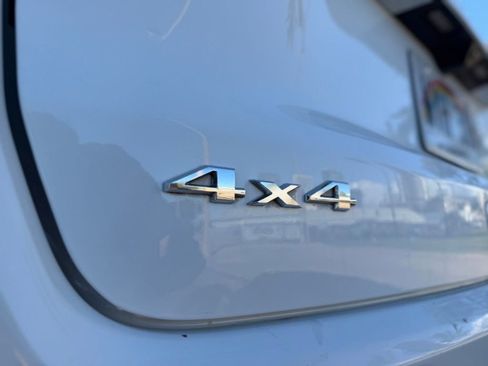 Used 2024 Jeep Compass Latitude AWD/4WD image 9
