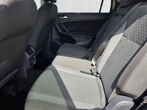 Used 2019 Volkswagen Tiguan S FWD image 17