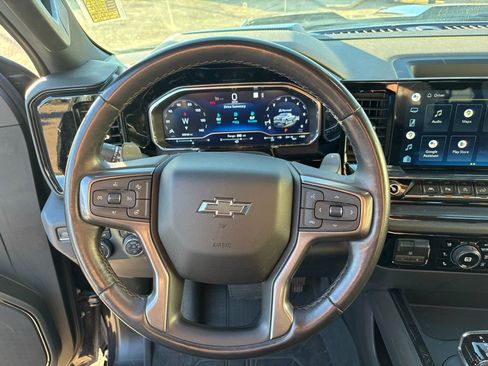 Used 2022 Chevrolet Silverado 1500 ZR2 w/ Technology Package image 18