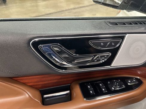 Certified 2024 Lincoln Navigator L Reserve image 14