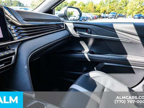 Used 2025 Toyota Camry SE image 46