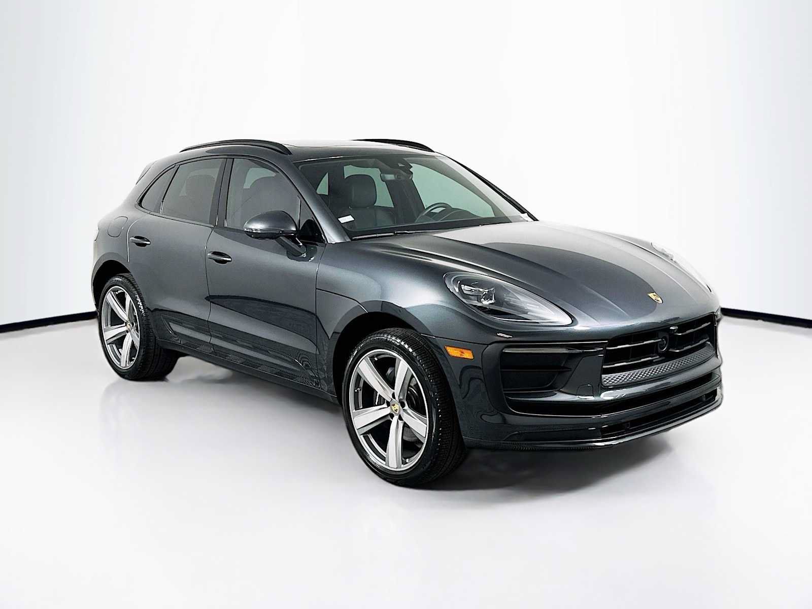 Certified 2026 Porsche Macan AWD/4WD image 7