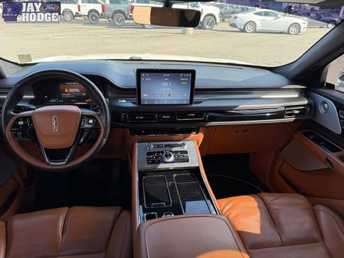 Used 2021 Lincoln Aviator Black Label w/ Class IV Trailer Tow Package AWD/4WD image 14