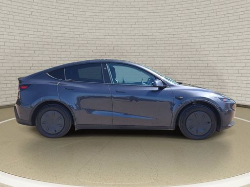Used 2026 Tesla Model Y 2WD image 4