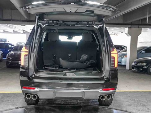 Used 2025 Chevrolet Suburban Premier RWD image 27