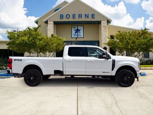 Used 2025 Ford F250 XLT w/ Black Appearance Package AWD/4WD image 4