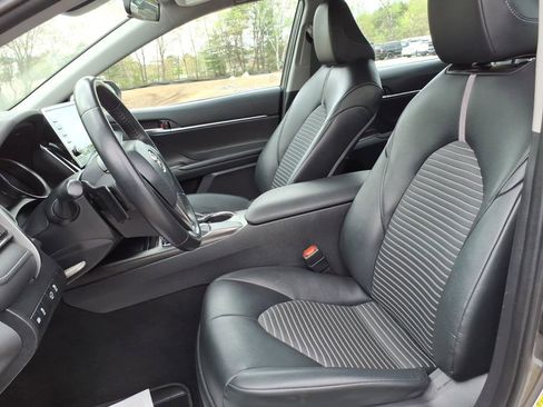 Used 2021 Toyota Camry SE FWD image 13