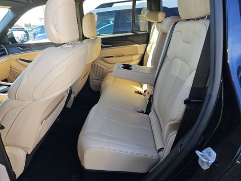 Used 2022 Jeep Grand Cherokee Limited 4xe image 4